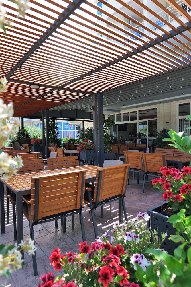 Almare Apartments