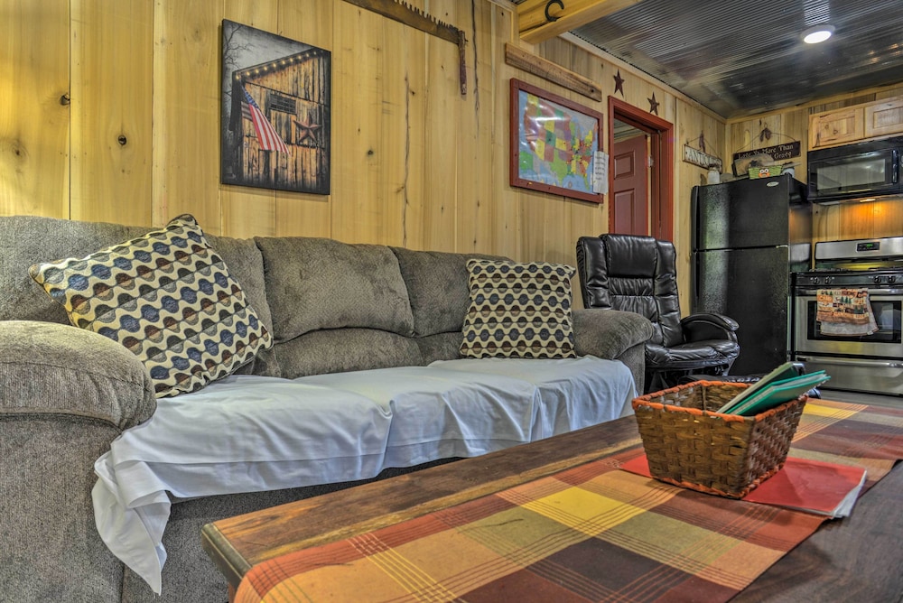 Kentucky Cabin w/ 2 Fishing Ponds & Trail Access view 5