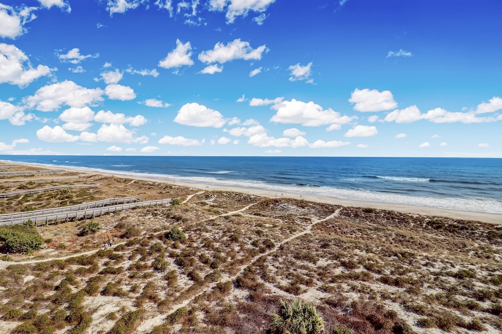 Fernandina Beach Vacations - Beach Condo Miles-long Views Sand and Sea, Access to Private Fishing Pier by RedAwning - Property Image 13