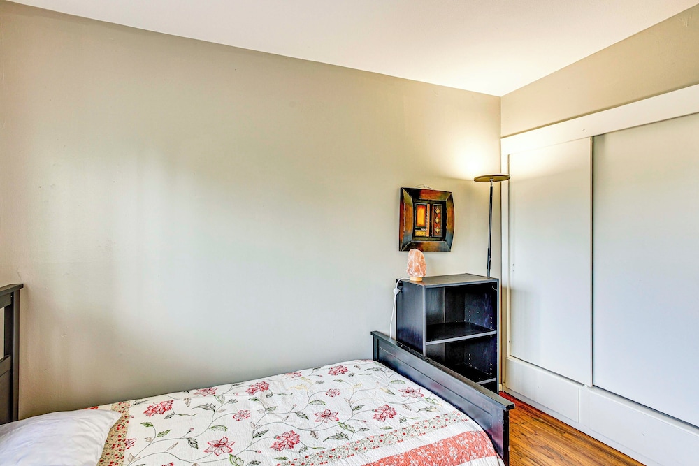Seatac Home w/ Patio & Grill - 3 Mi to Airport!