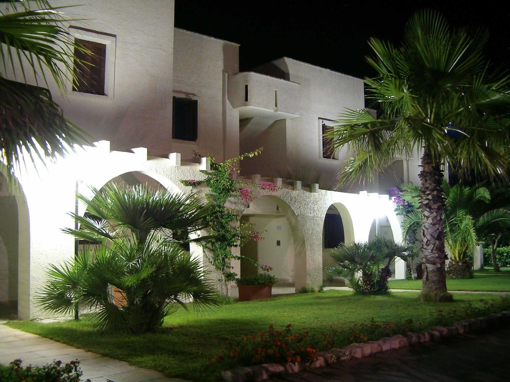 Cozy Apartment with Balcony near Puglia Beach photo 1