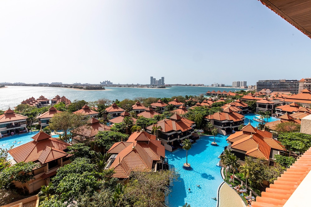Exotic Apartments at Royal Amwaj