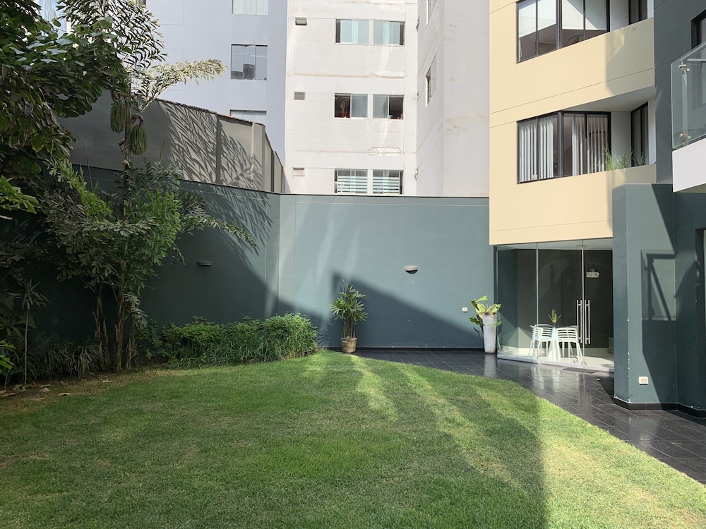 Picturesque 2BR at Malecon