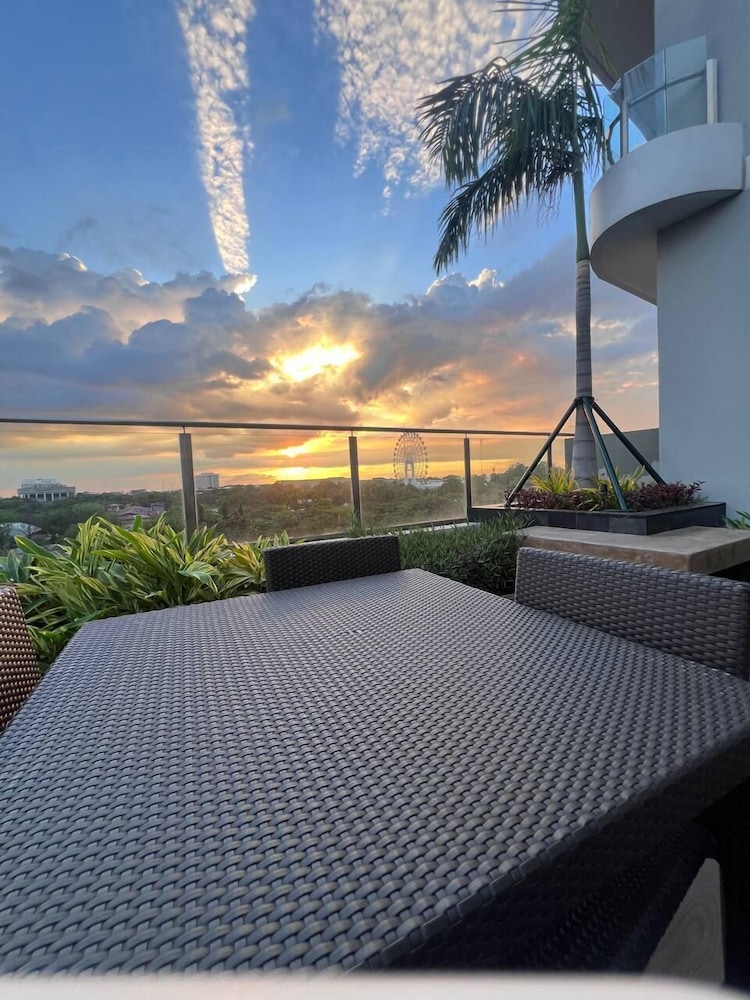Unistay Coast Res R38 with Bal-Sunset Vw