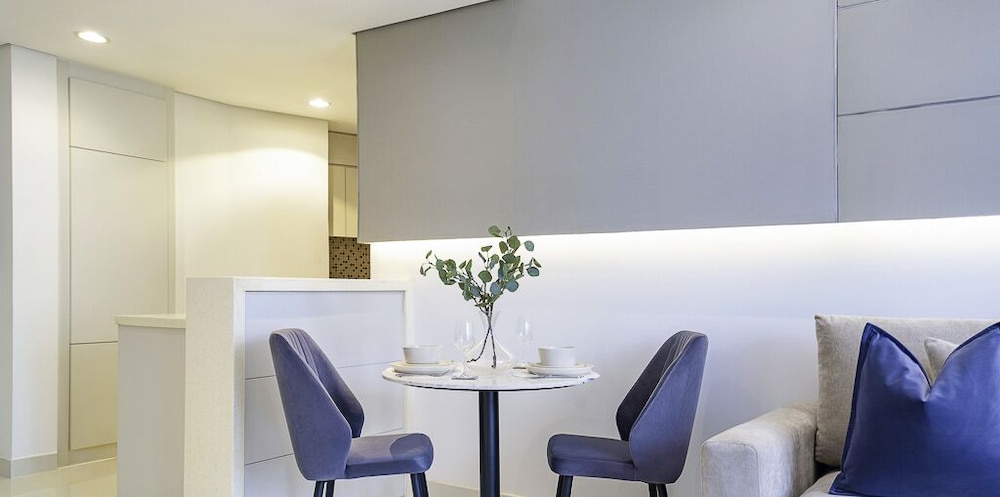LUX The Voleo Canal View Suite