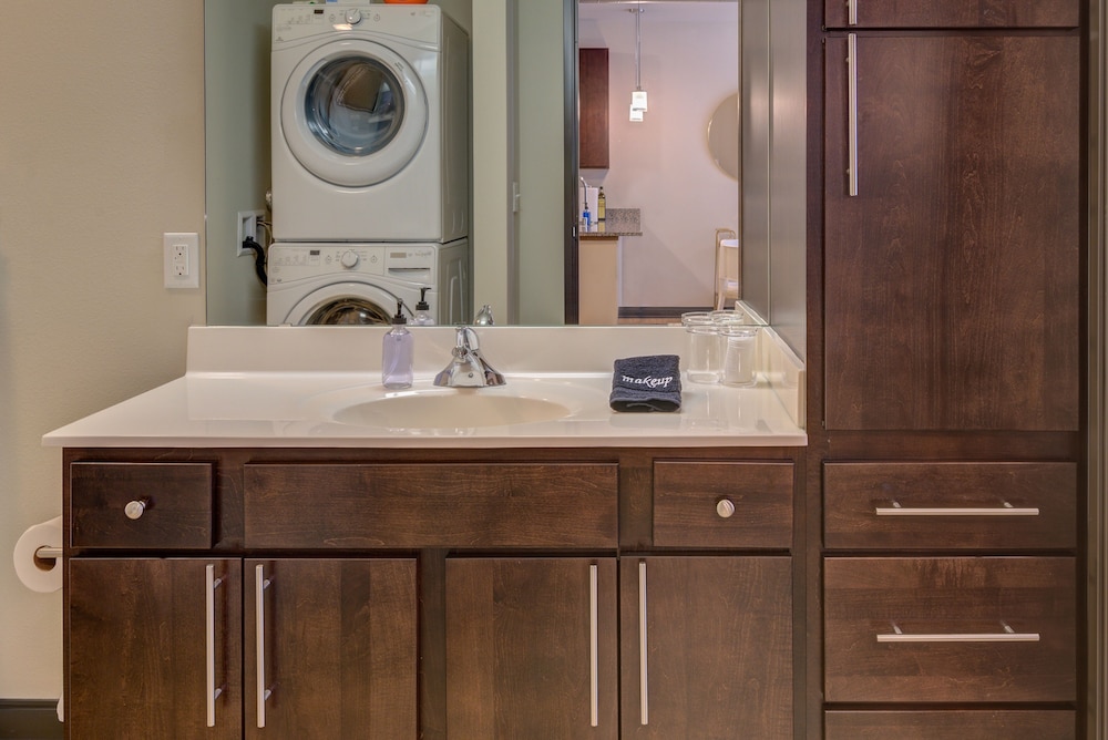 Milwaukee Vacations - Kasa Westown Milwaukee - Property Image 7