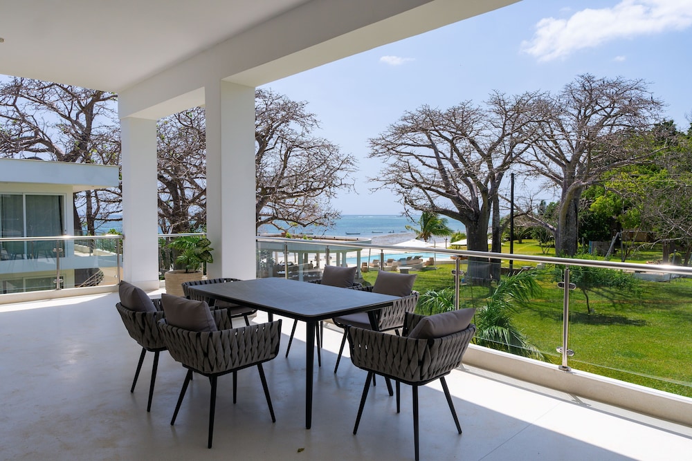 Coral Cove Diani Treehouses