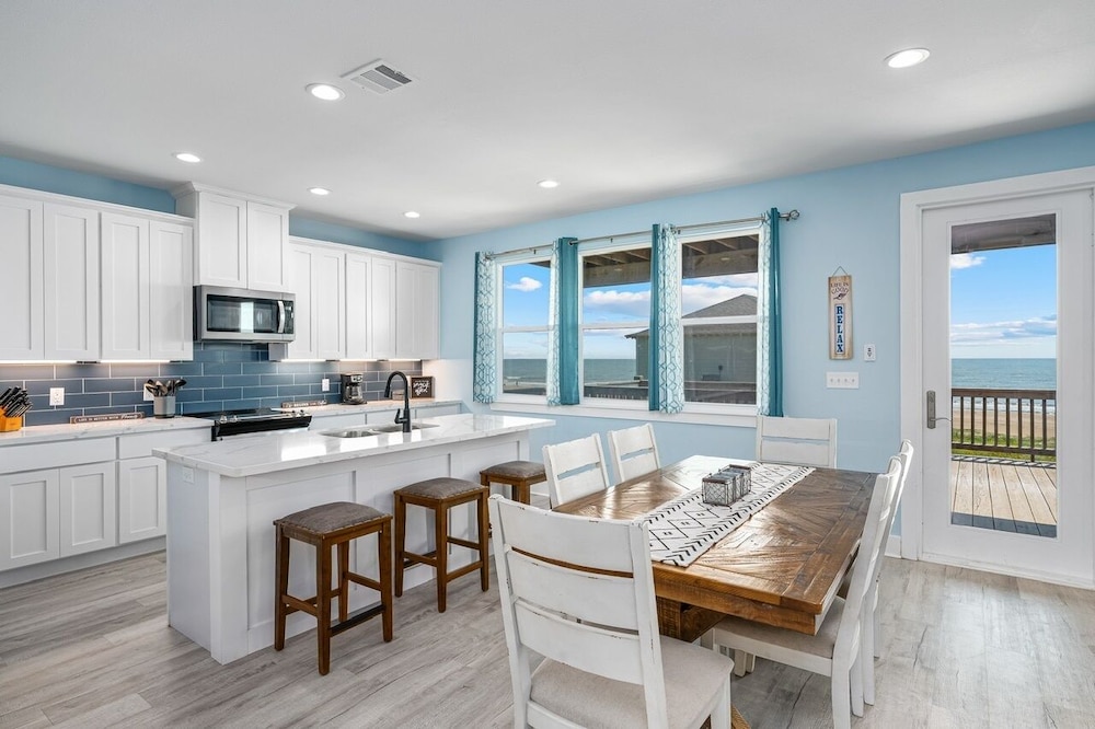 Oceanfront Manor 4 Bedroom Home