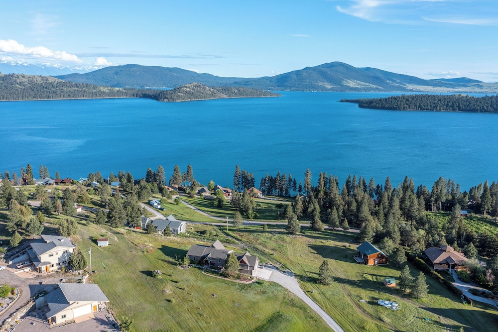 Spectacular Lake-view Retreat w/ Deck, Grill