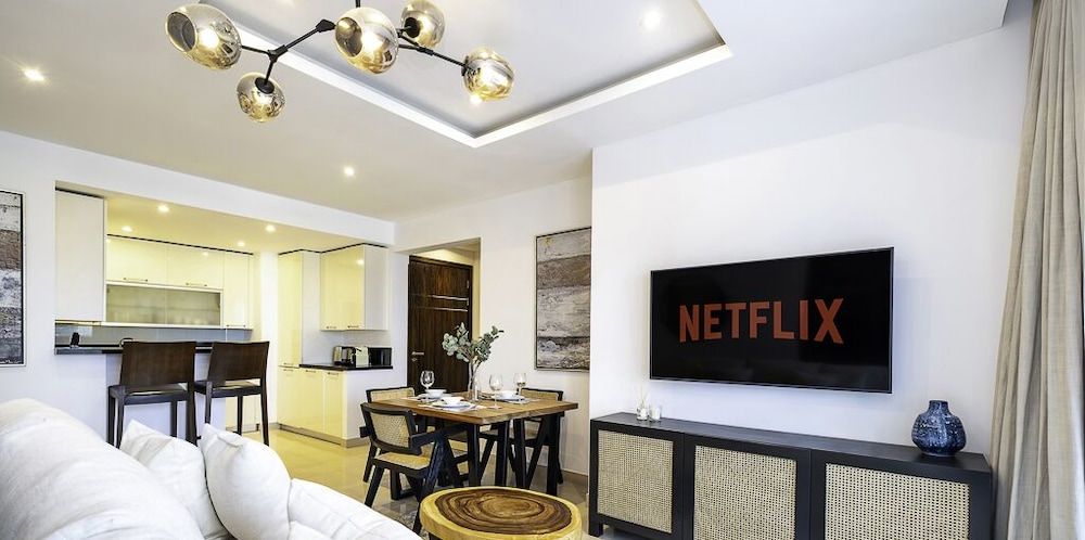 LUX The Bonnington JLT Suite 2
