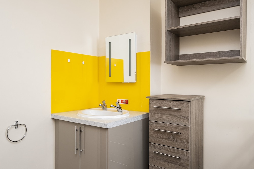Modern Rooms - LONDON