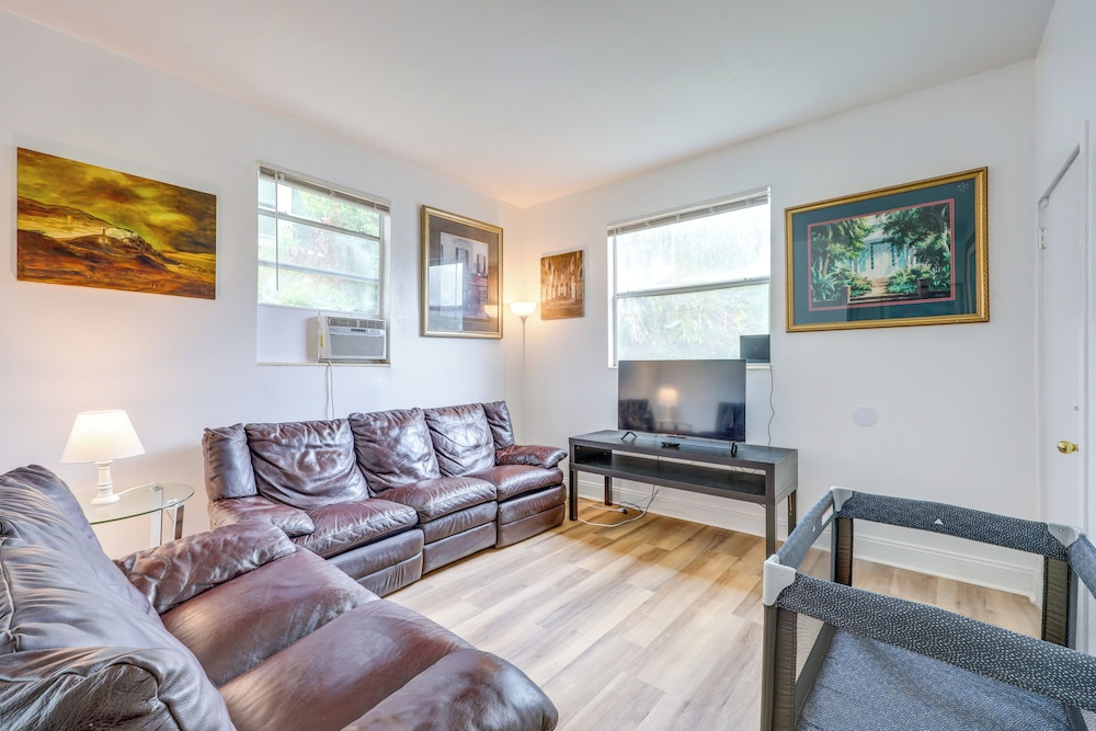 Walk to Food & Art: Condo in Historic Riverside