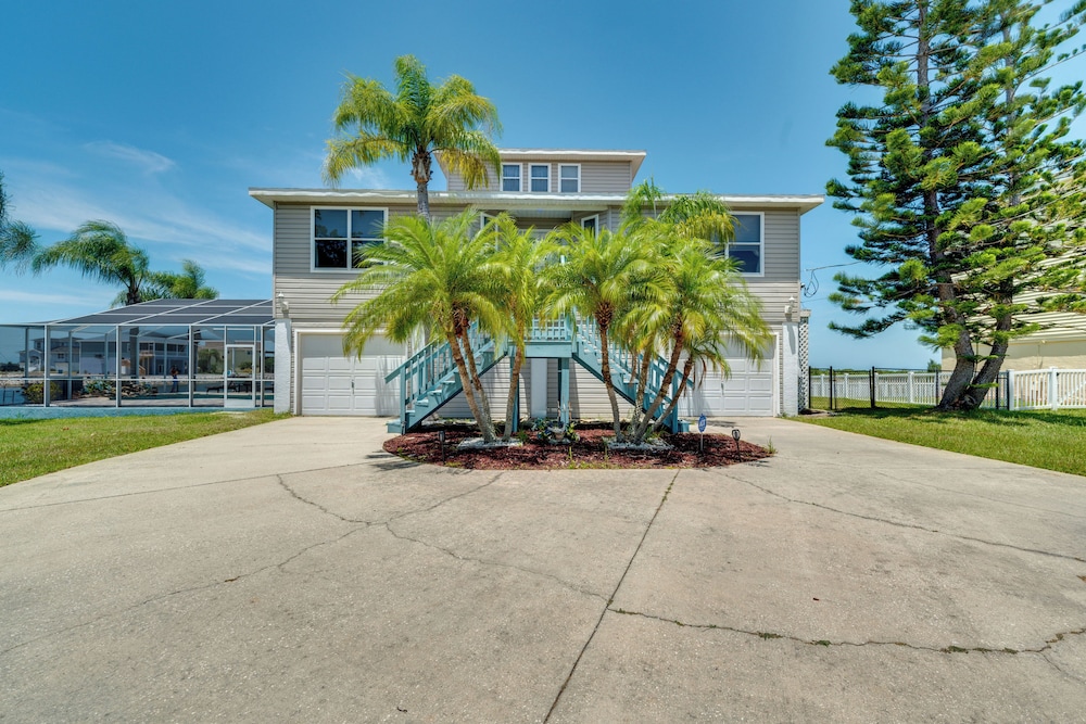 2 Mi to Ocean: Home w/ Pool in Hernando Beach!