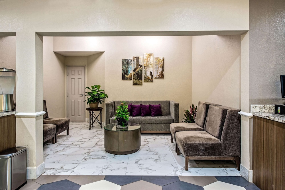 La Quinta Inn Suites by Wyndham Kingwood Houston IAH Airpt - Property Image 38