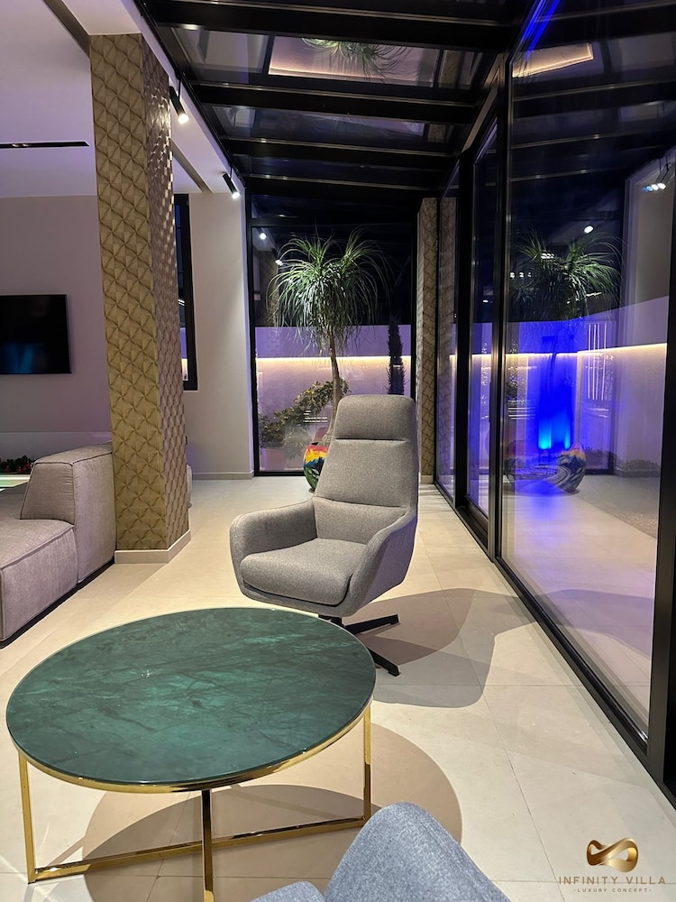 La Mirage Group Villas