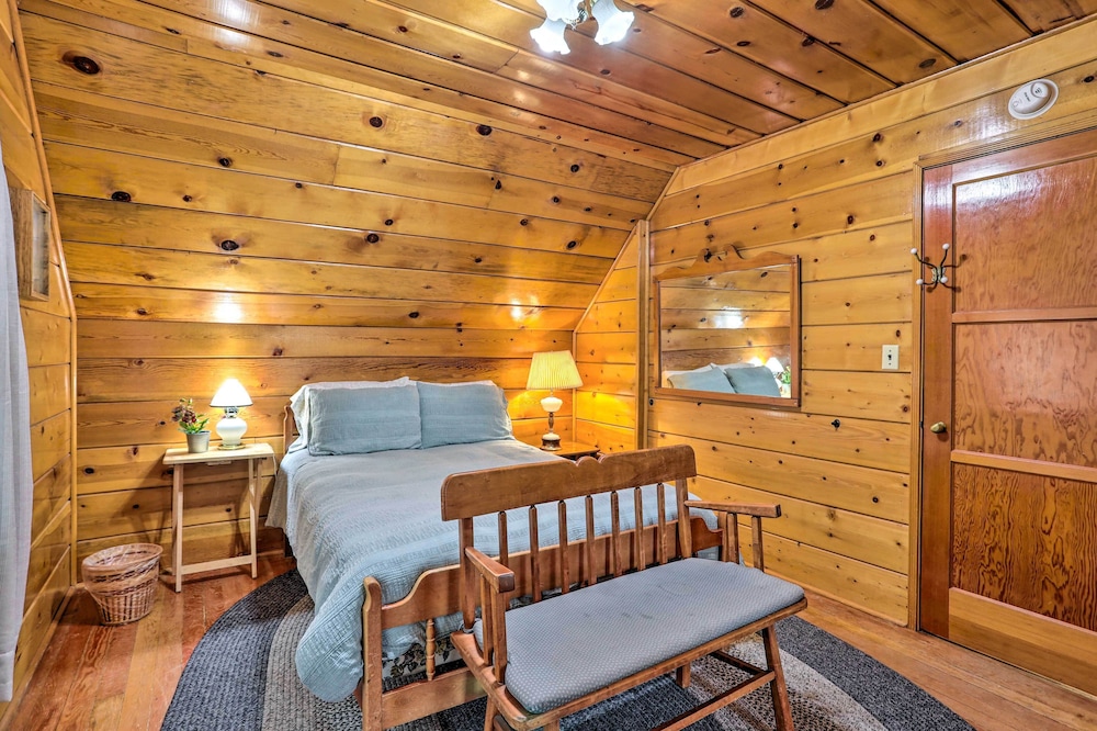 Big Bear Lake Cabin ~ 4 Mi Snow Summit Ski Resort view 4