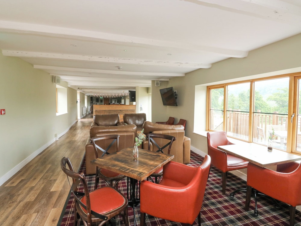 Harcombe House Bungalow 1