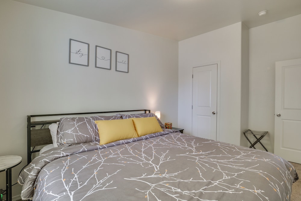 1 Mi to Main Street: Cozy Retreat in Portales