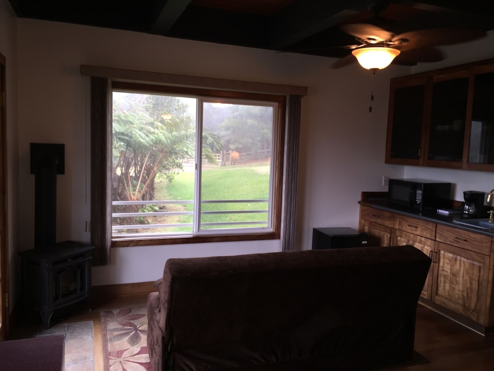 Volcano Acres Ranch B&B