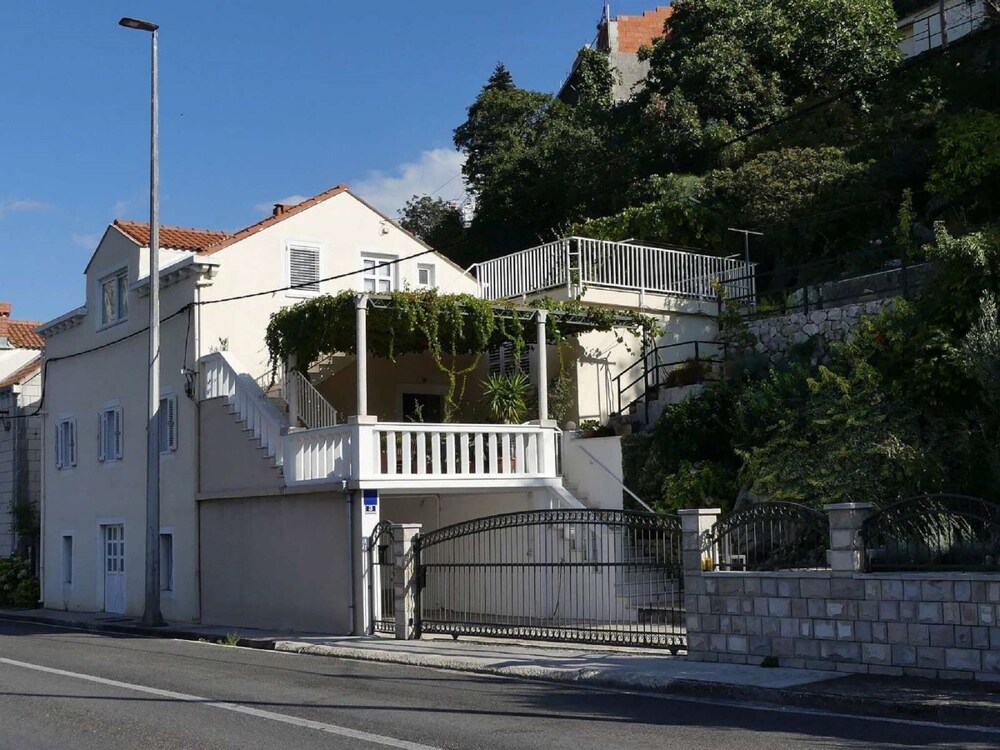 Apartment Cetinic - Two Bedroom Apartment With Terrace and Sea View