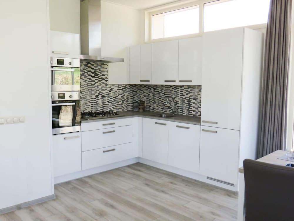 Chalet Near Veluwemeer With Water Sports view 4