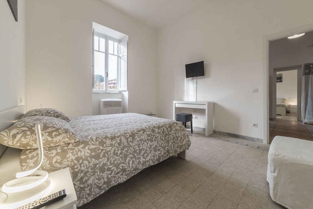 Colosseo & Colle Oppio Cozy Apartment
