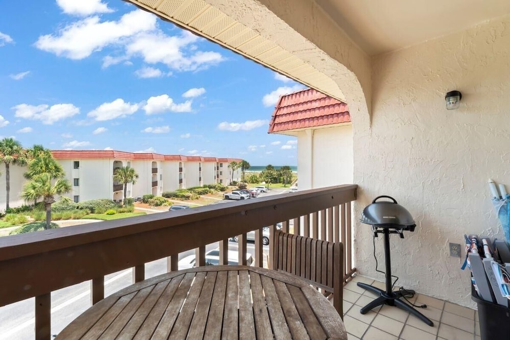 Aqua Vista Retreat 2 Bedroom Condo