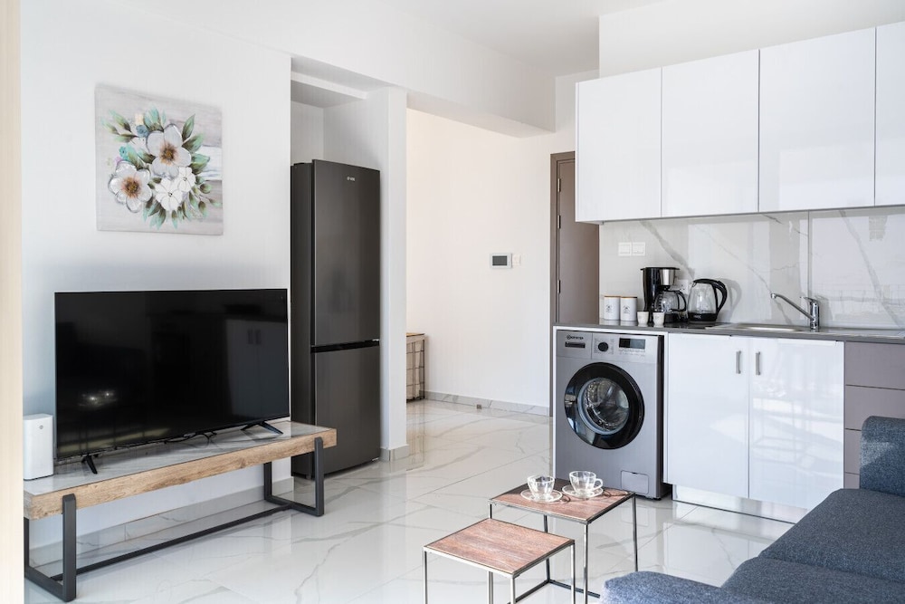 Marble - Studio & Balcony in Larnaca