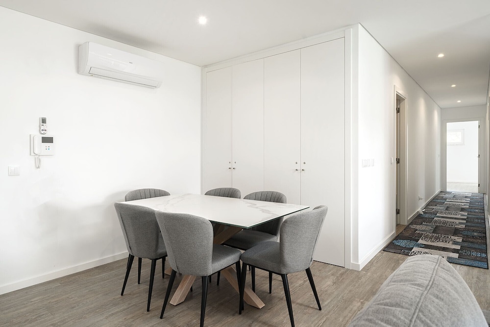 Lagos Modern 1 With Pool by Homing