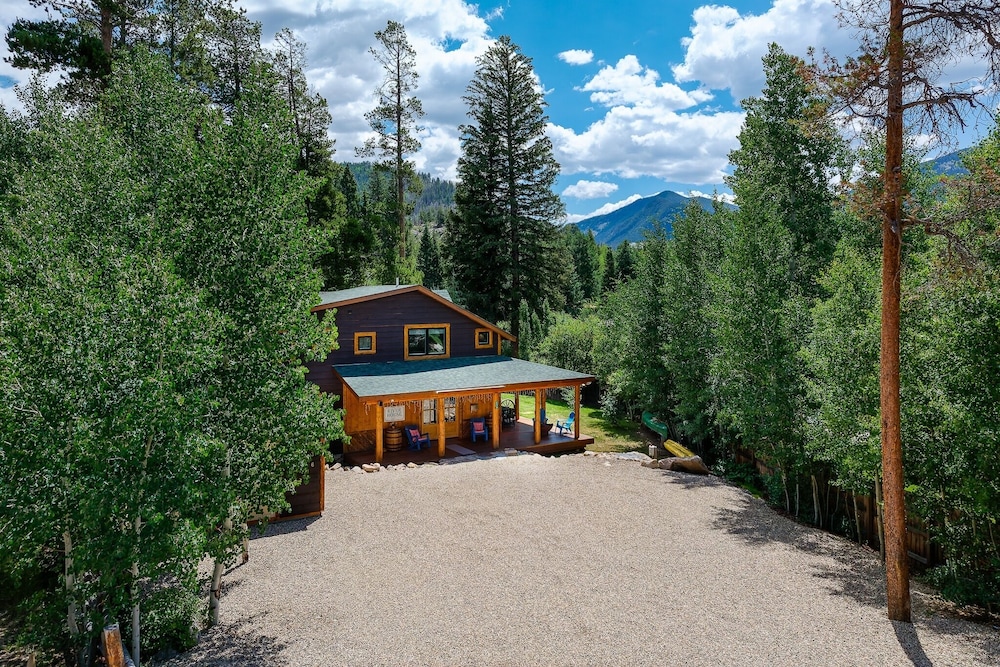 The River House 3 Bedroom Cabin