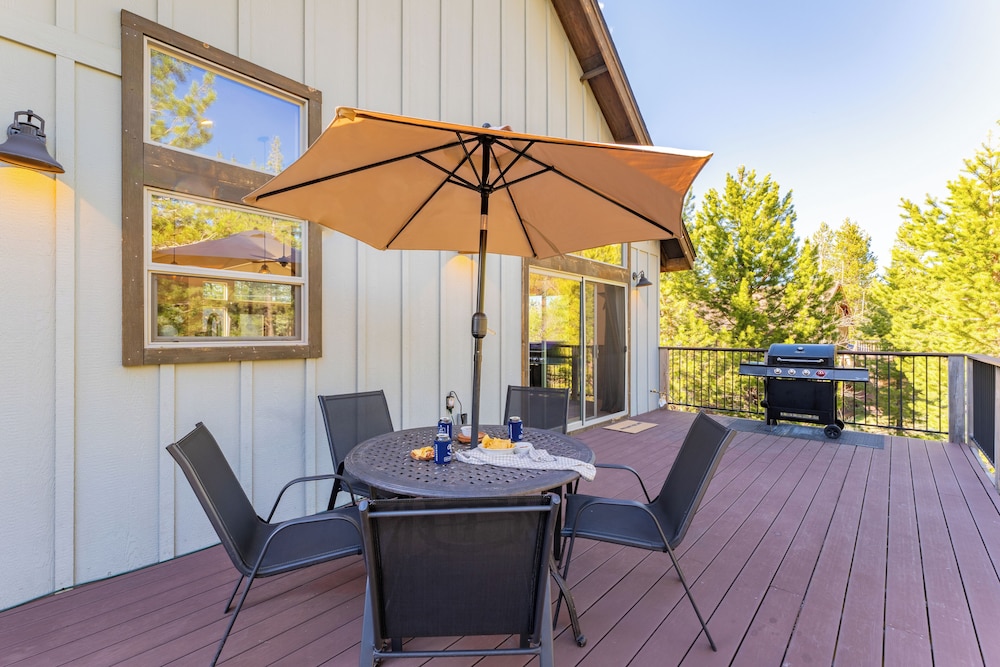 Meyers Meadow by Avantstay Hot Tub, Large Deck
