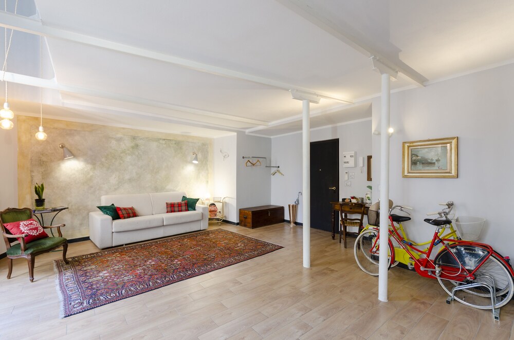 JOIVY Superb Flat Near Ch. Columbus' House view 4