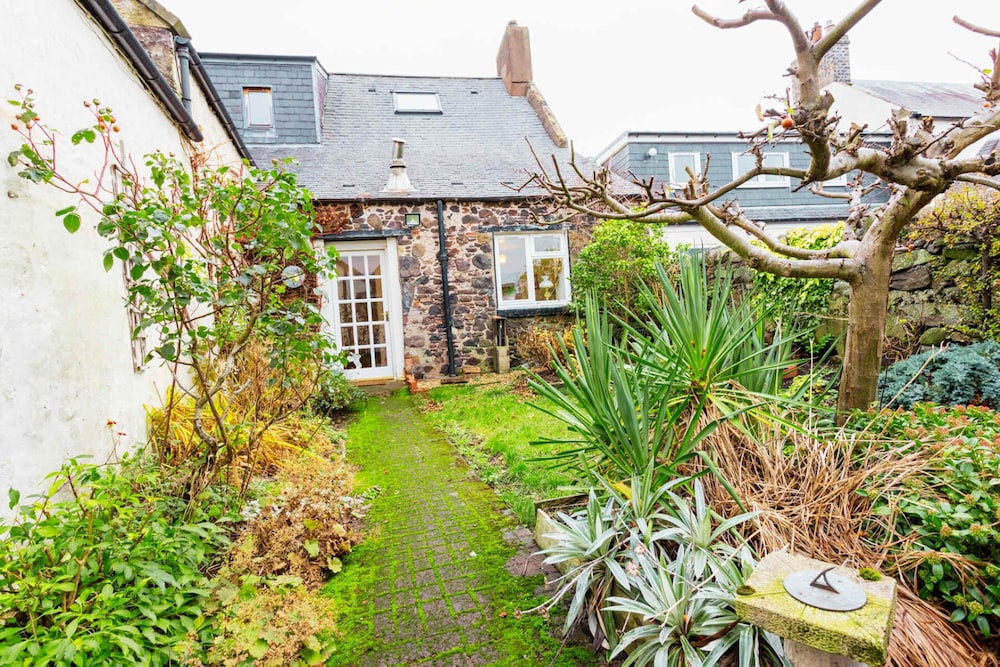 New Cross Keys House - Cosy 4-bed Cottage in Kirk Yetholm