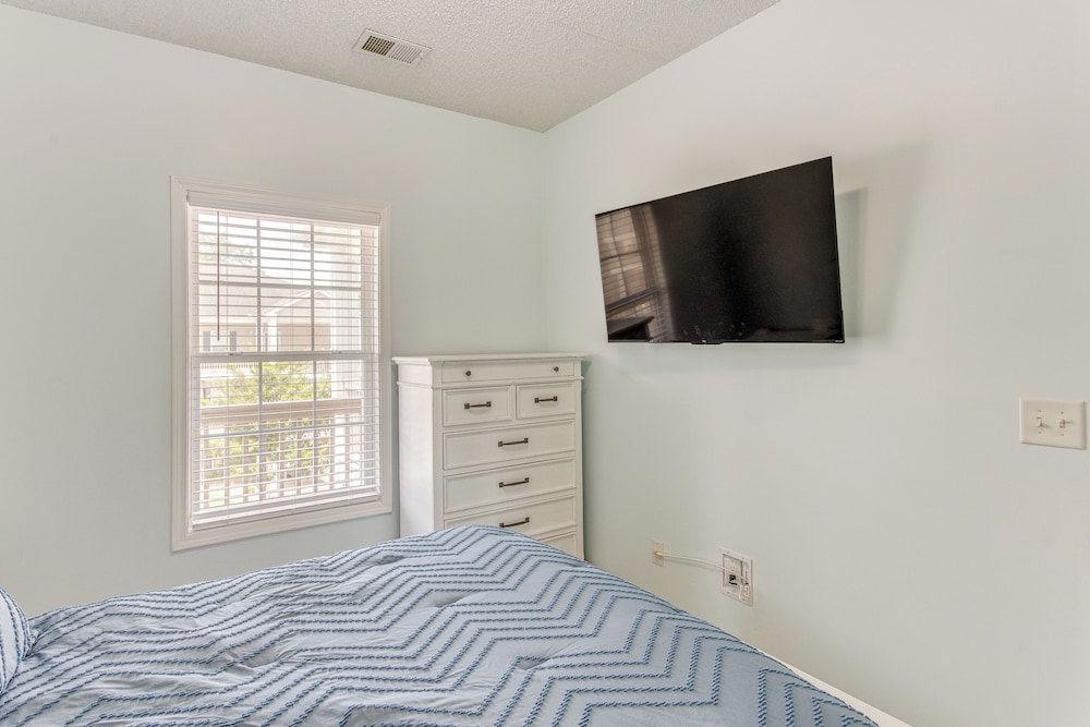 1 Mi to Beach: Family Condo in North Myrtle Beach!