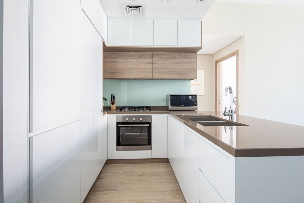 Premier & Elegant 1BR in the Heart of Dubai Marina