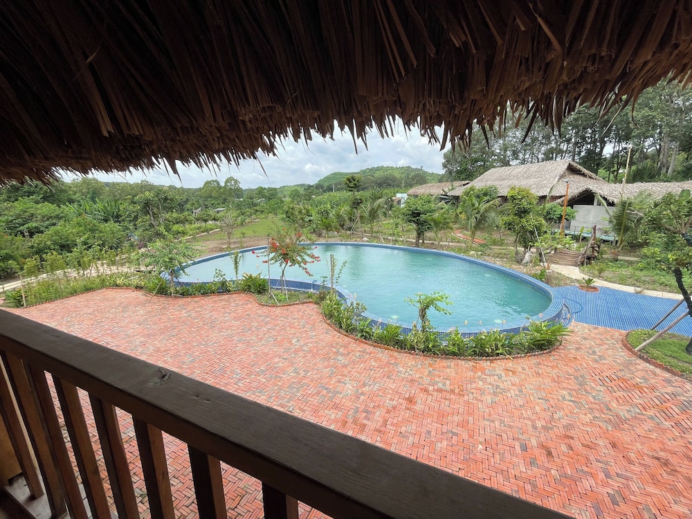 Suoi Rao Hao Huc Village