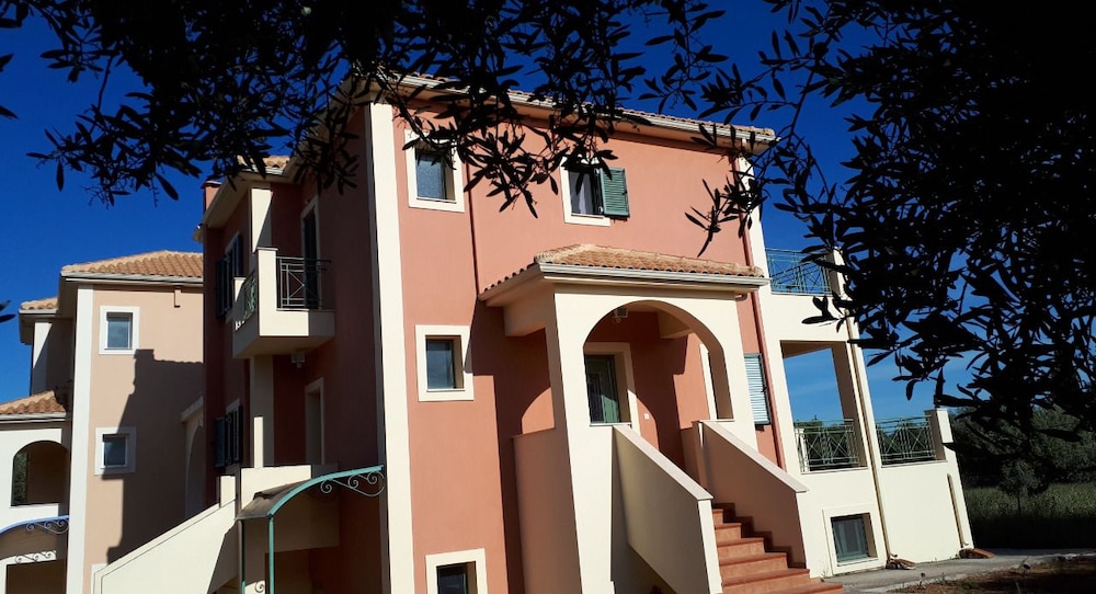 Villa Elaionas 1