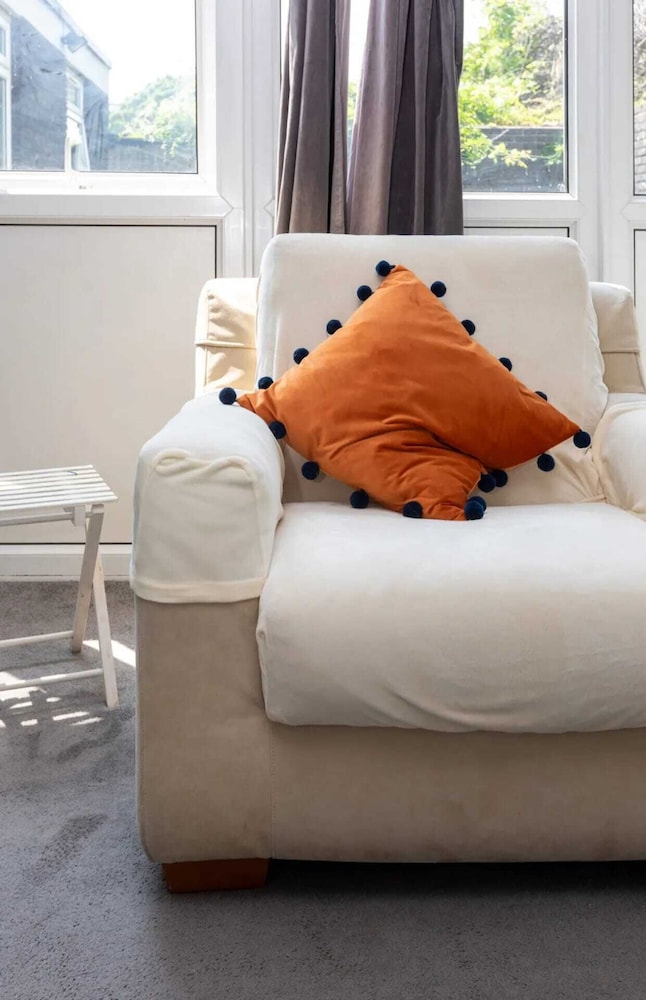 Spacious & Welcoming 4BD House - Kennington