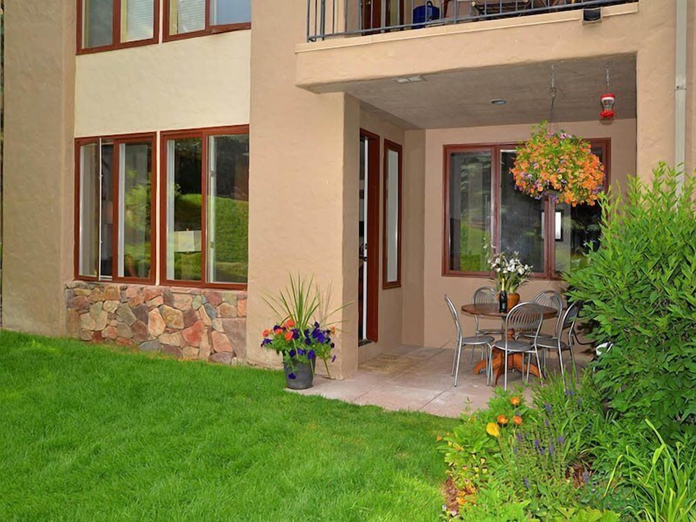 Edwards Vacations - Arrowhead Village Condo - 104 Seasons Lodge - Property Image 3