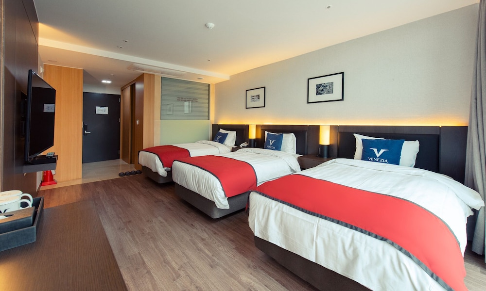 Venezia Hotel and Suite 2
