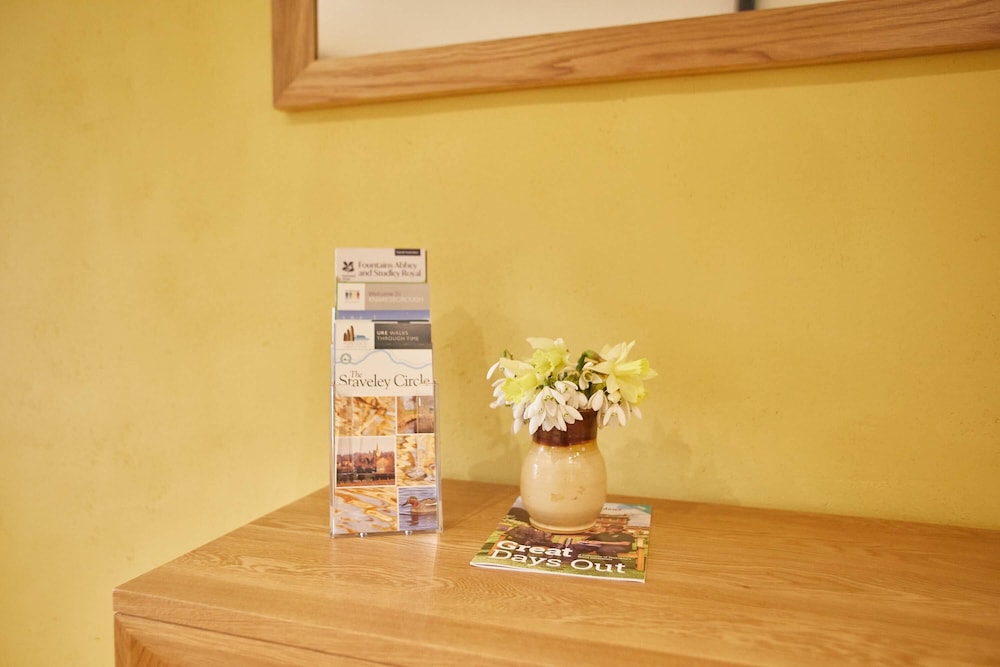 Snowdrop Cottage view 2