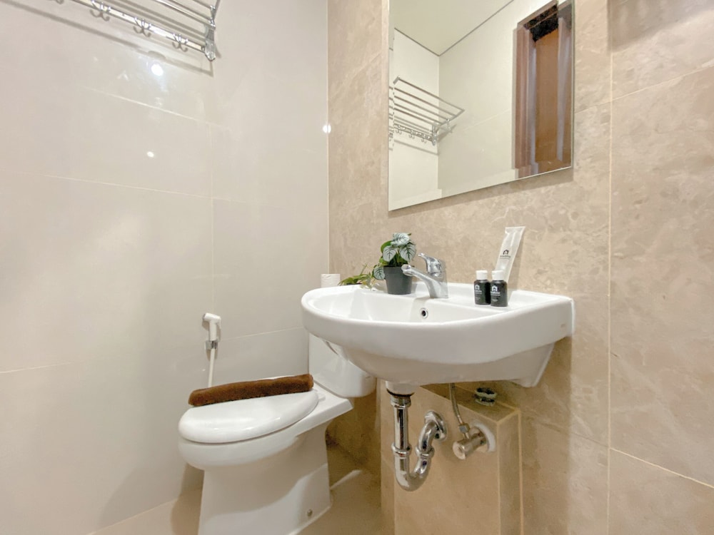 Compact And Homey Studio Apartment At Transpark Cibubur, Depok - 9