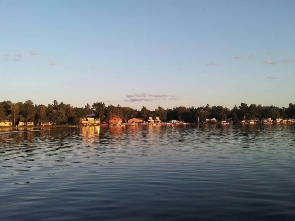 Sunset Cove Resort