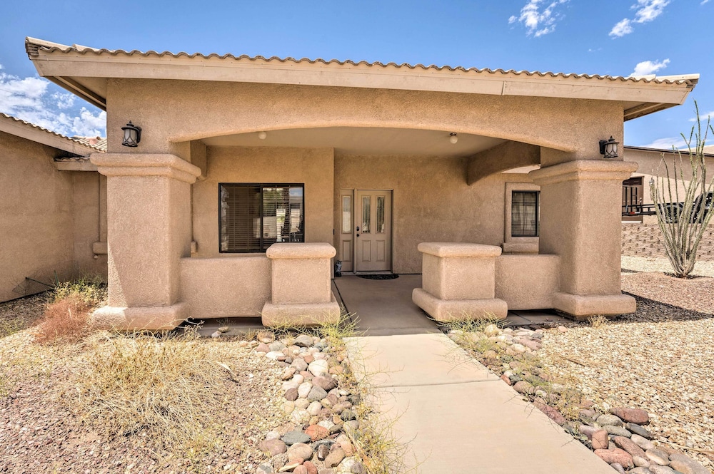 5 Mi to Beach & Marina: Lake Havasu Getaway! view 2