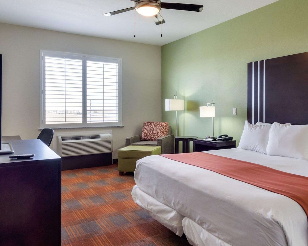 Garner Hotel Victoria - East by IHG