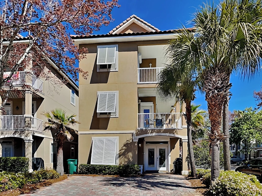 Sunny Beach by Southern Vacation Rentals