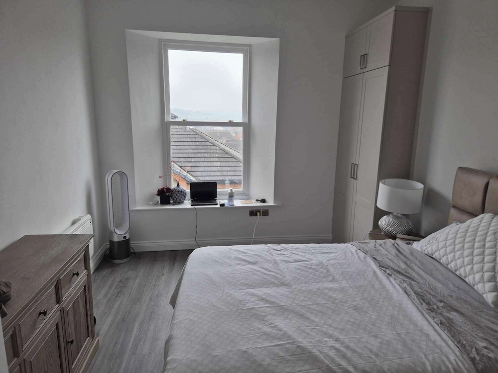 1Br Sheffield Stay - Private, Secure, Free Parking