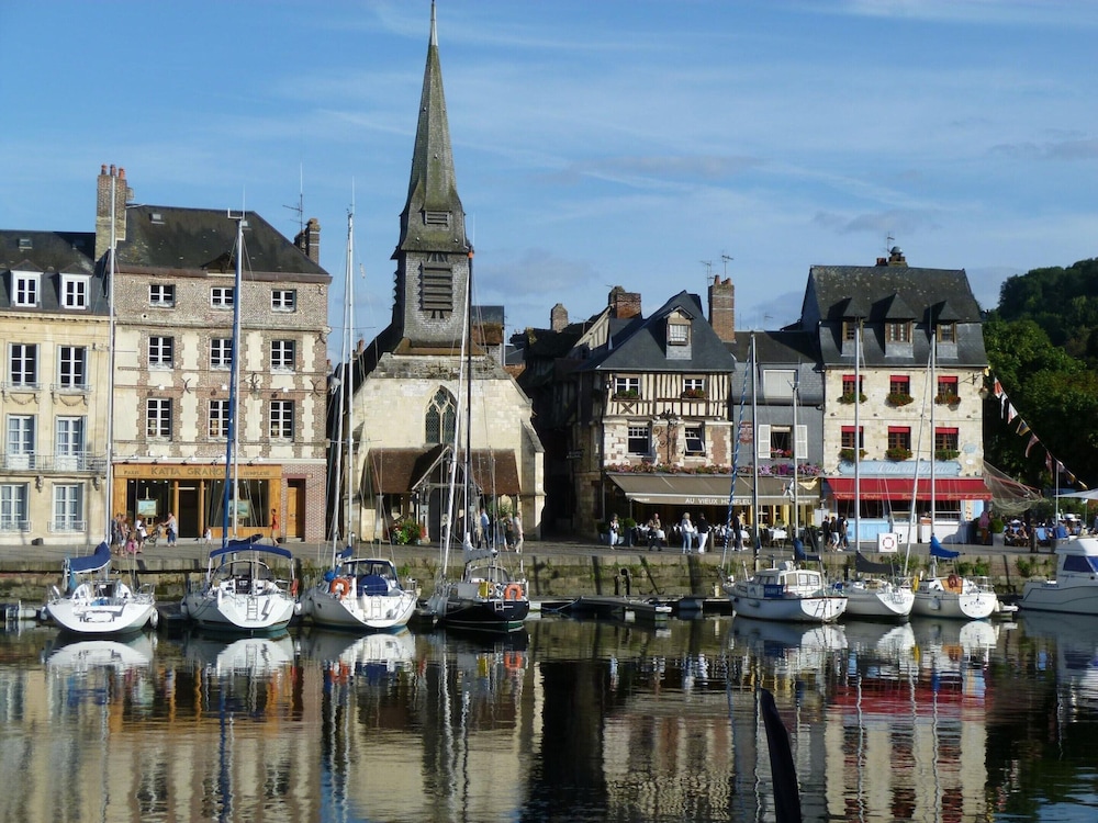Holiday Home in Etretat Near Beach & Cliffs