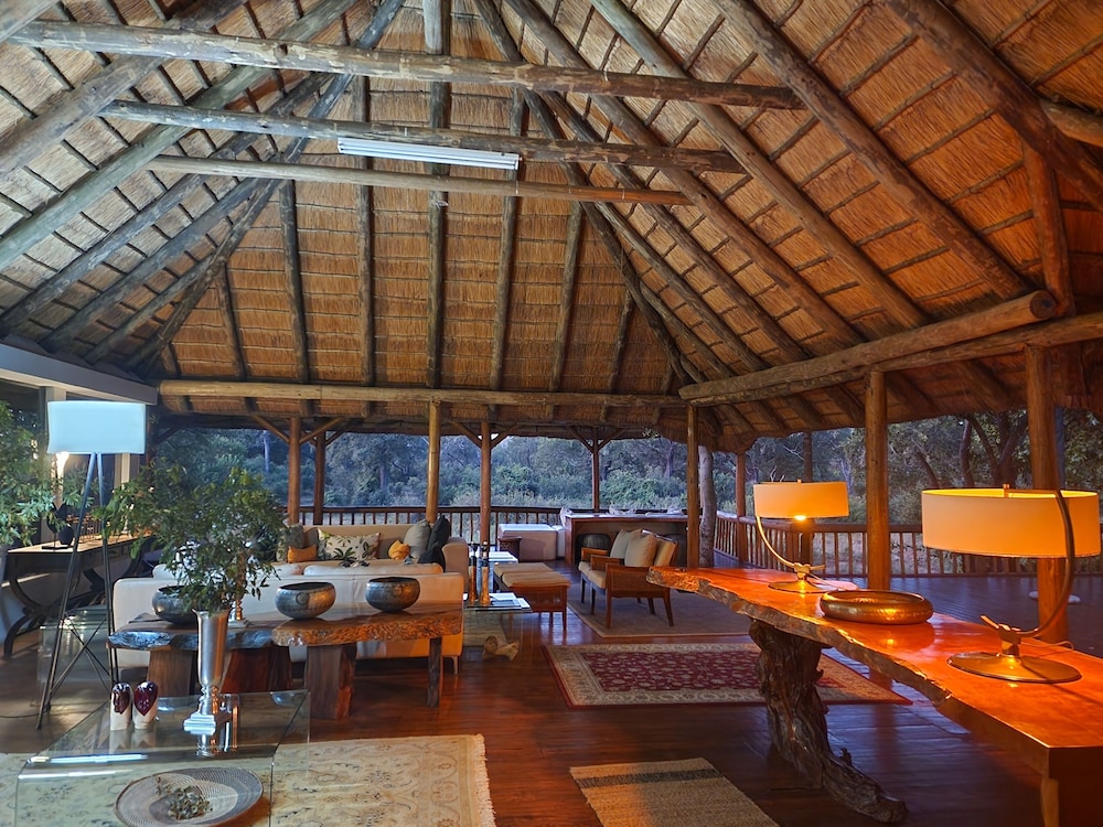 Karongwe - River Safari Lodge