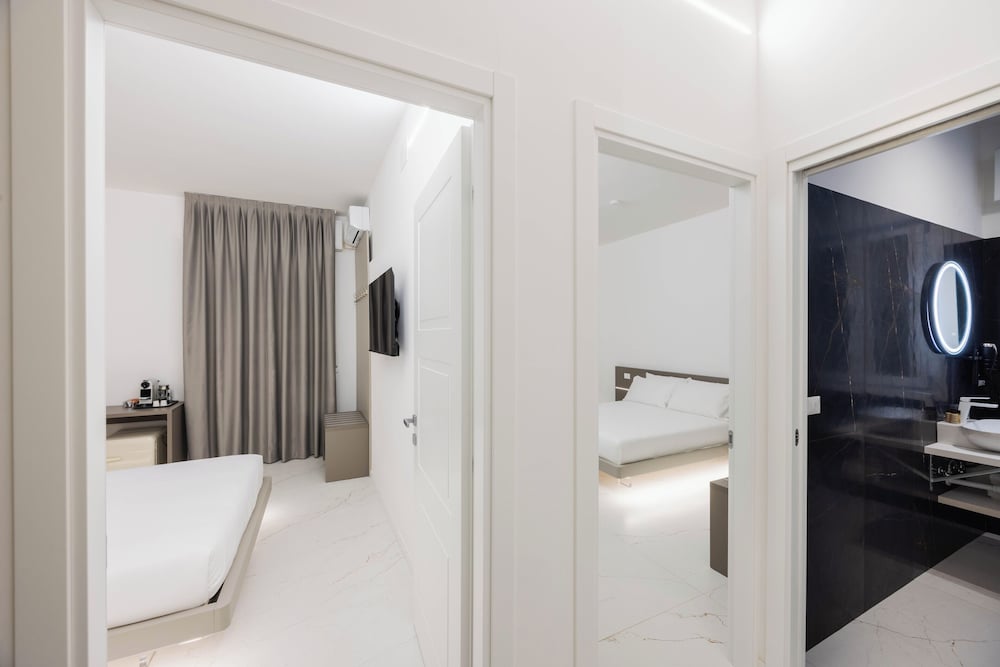 Excelsior Station Suite